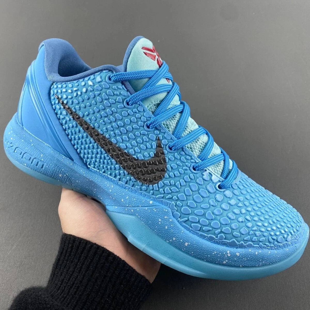 Zoom Kobe 6 “ICE GRINCH”